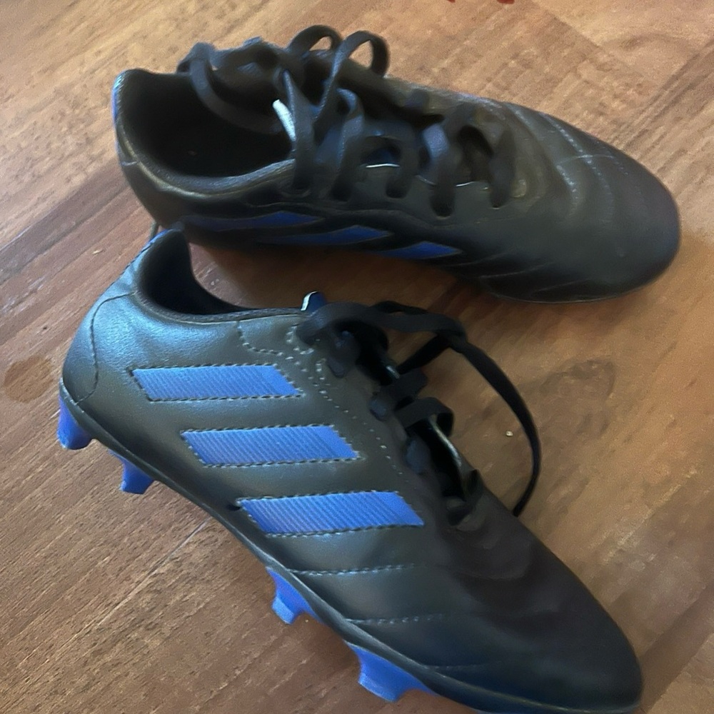 Boys Adidas Soccer Cleats Sz 1